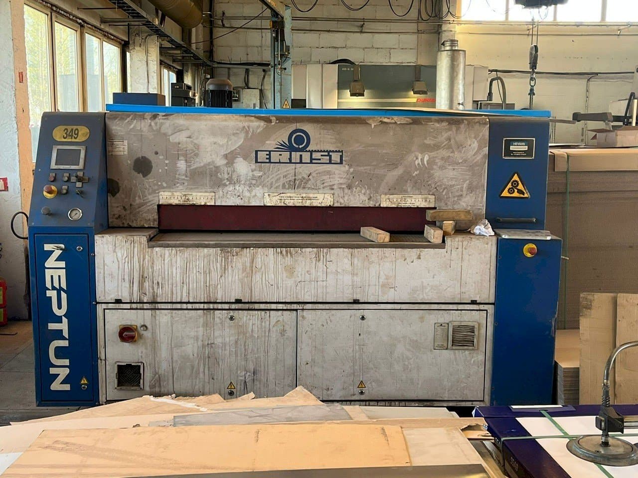 Vista Frontal da ERNST Neptun E/B máquina