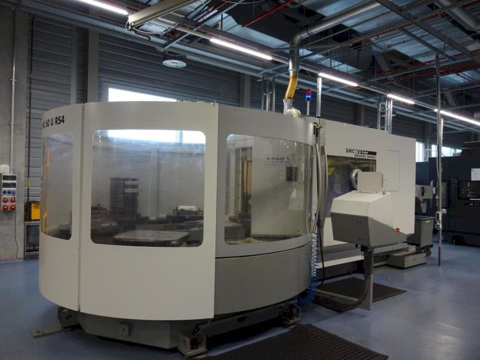 Vista Frontal da DECKEL MAHO DMC 60 U RS4 máquina