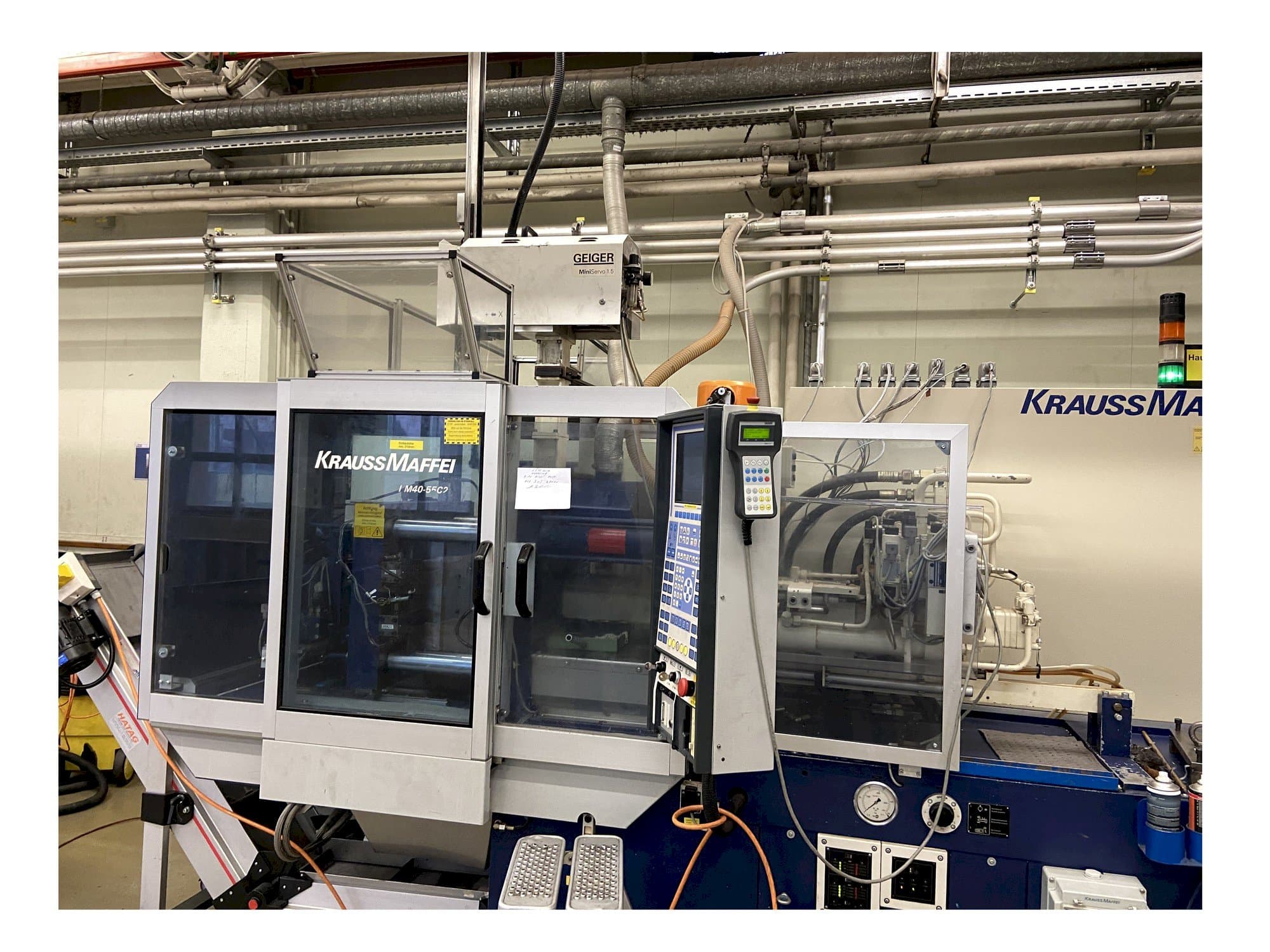 Vista Frontal da Krauss Maffei 40-55 C2 máquina