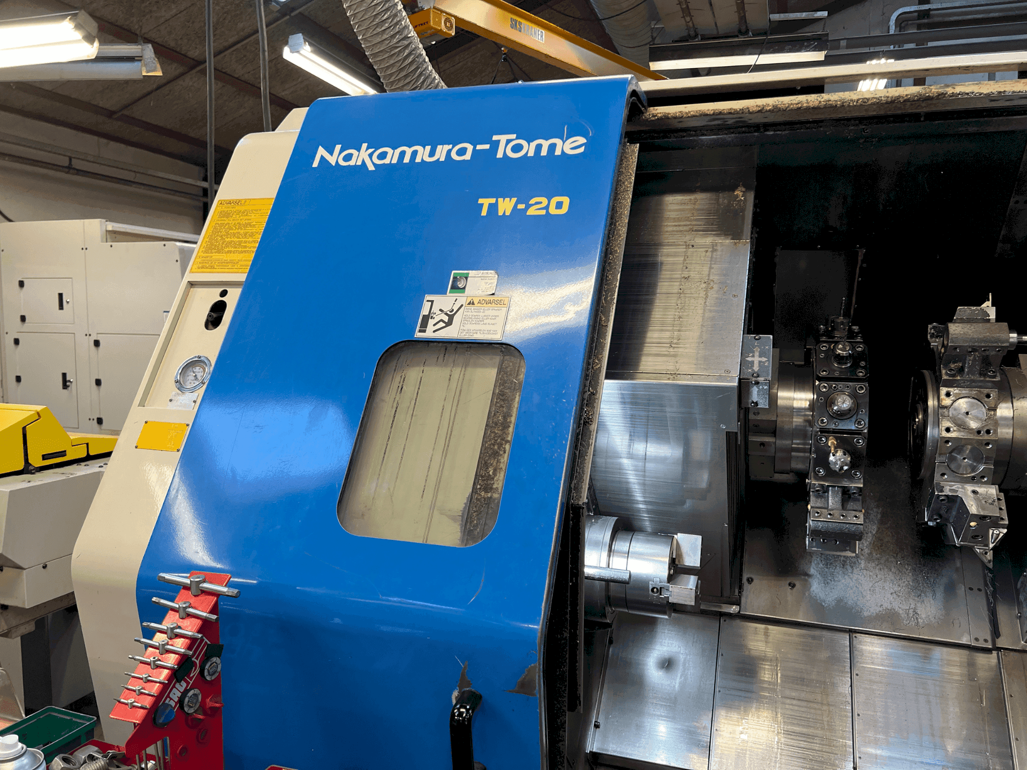 Vista Frontal da NAKAMURA TW-20 máquina