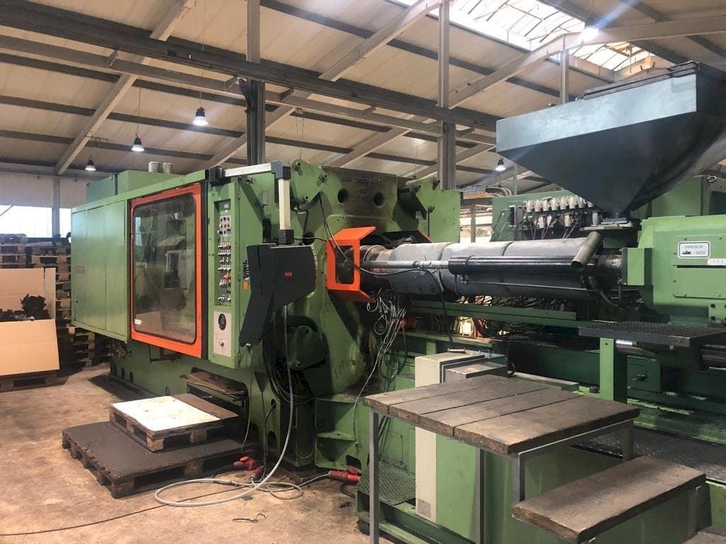 Vista Lateral Esquerda  da Windsor W1000  máquina