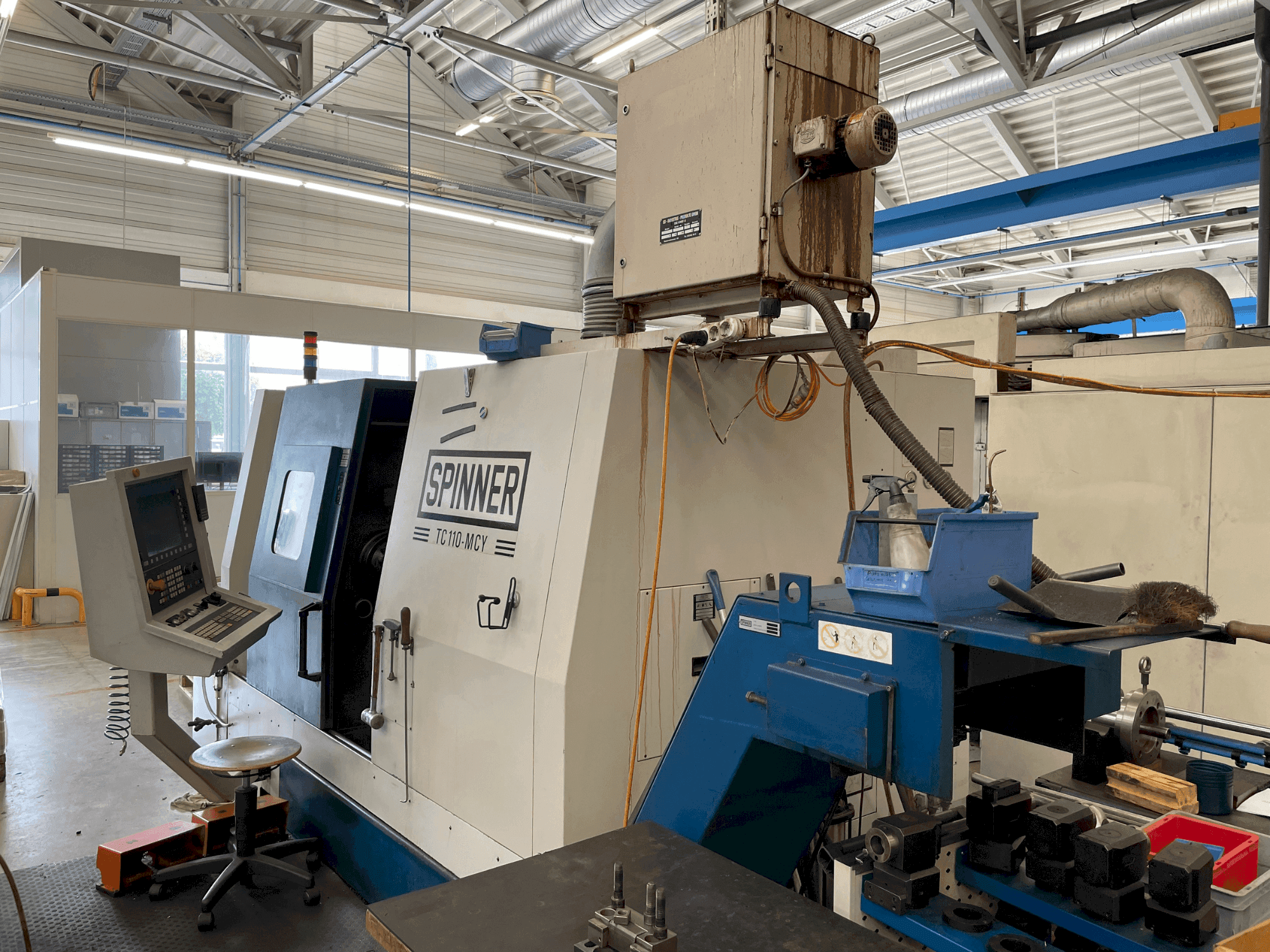 Vista Frontal  da SPINNER TC 110  máquina