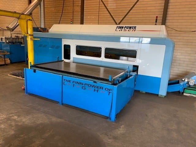 Vista Frontal da Finn-Power FPL6-BL máquina