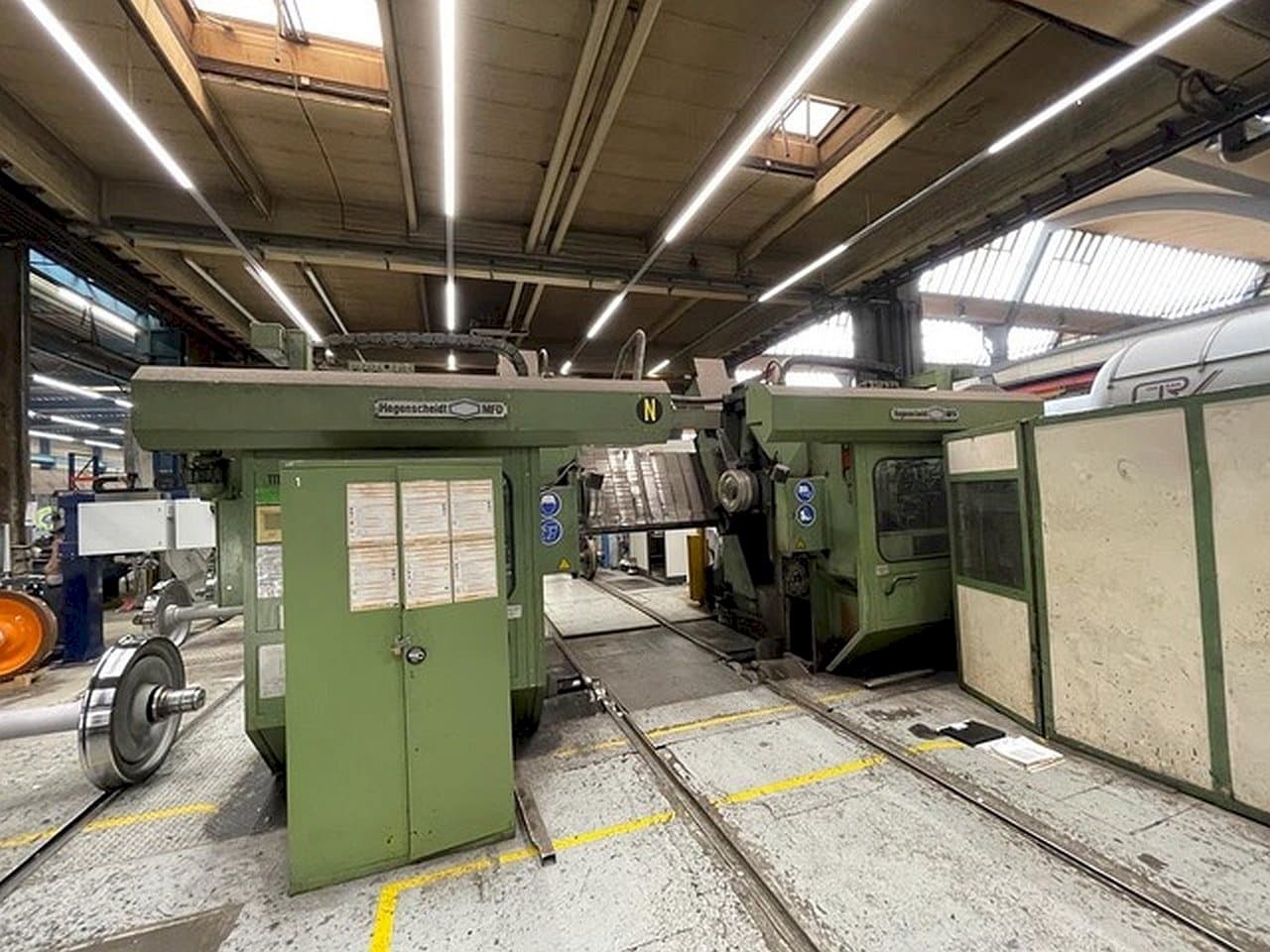 Vista Frontal  da Hegenscheidt PN 190  máquina