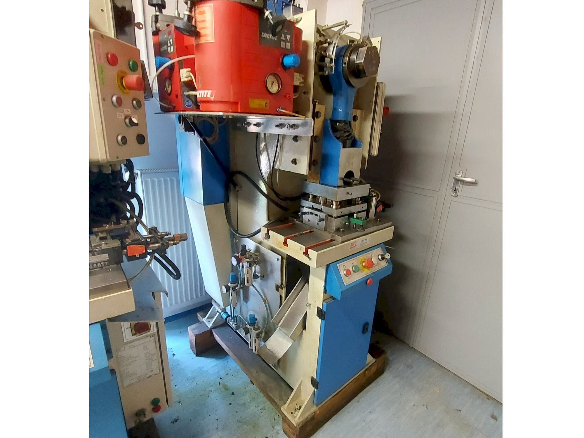 Vista Frontal da KNUTH KEX 15 máquina