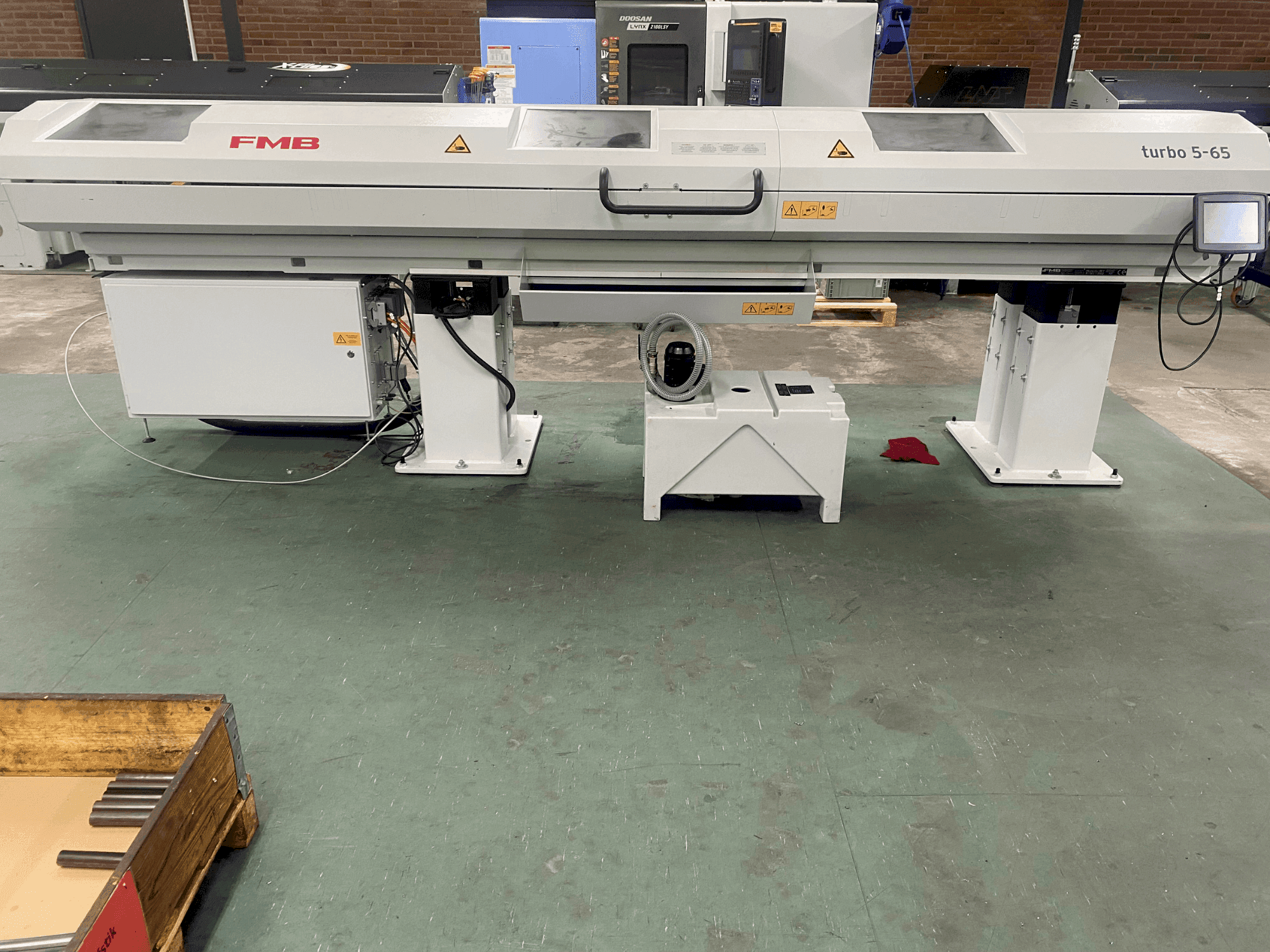 Vista Frontal  da FMB Turbo 5-65  máquina