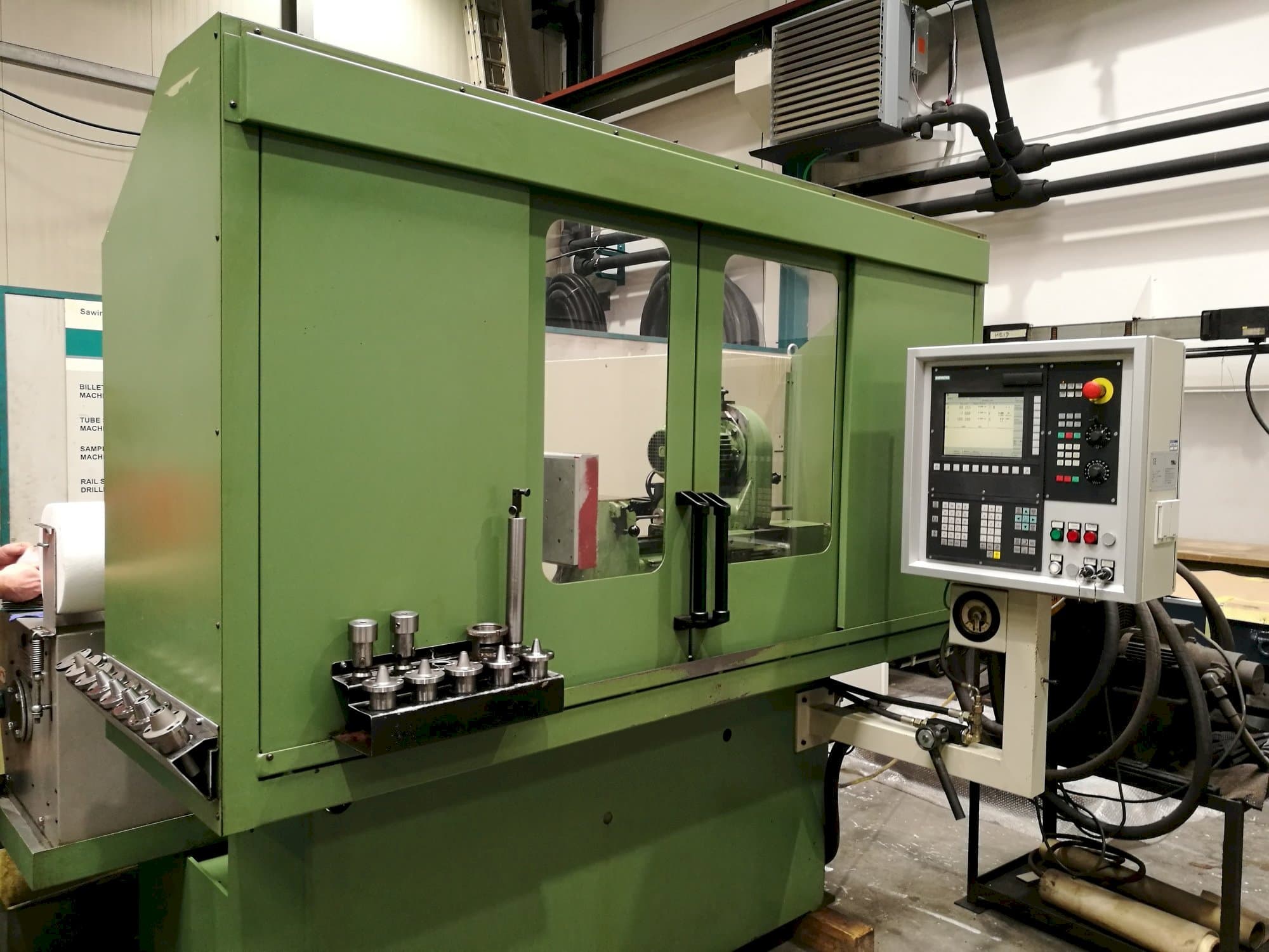 Vista Frontal da TTB M10 400 NC máquina