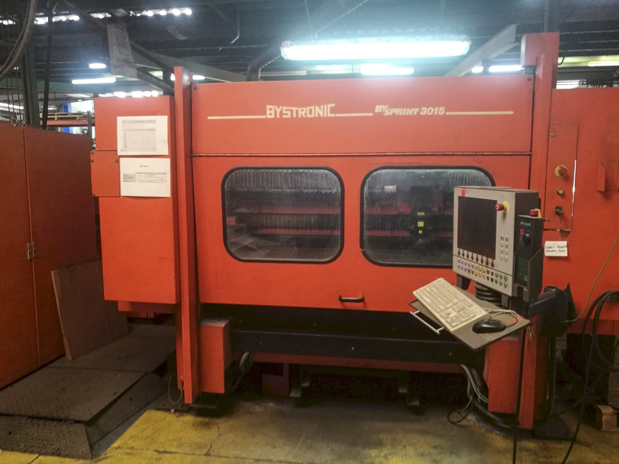 Vista Frontal da Bystronic BySprint 3015 máquina