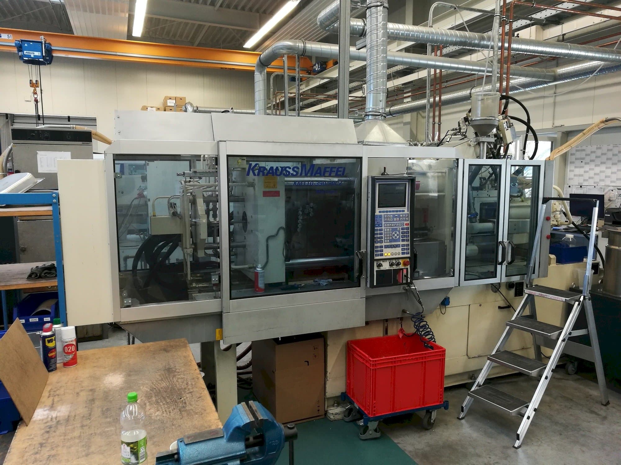 Vista Frontal da Krauss Maffei 110-390/90 CZ máquina