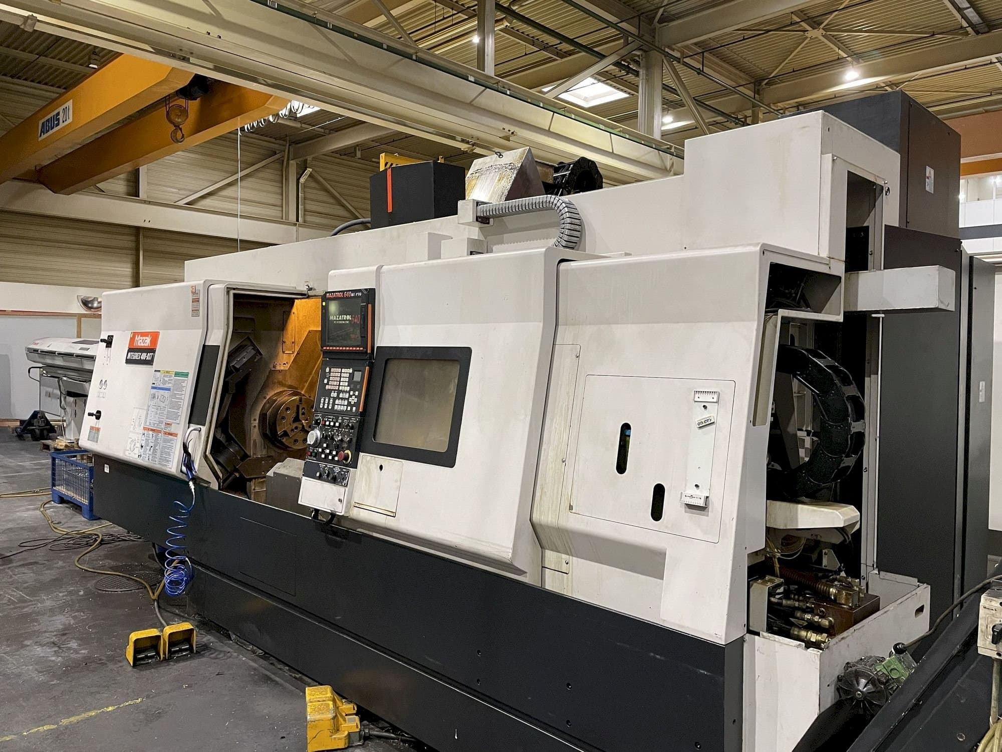 Vista Frontal da Mazak Integrex 400 III ST máquina
