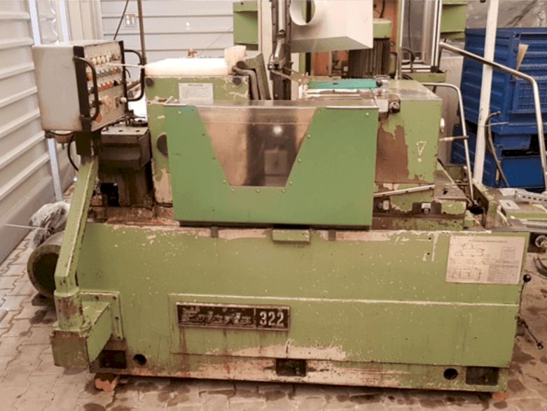 Vista Frontal  da Estarta 322  máquina