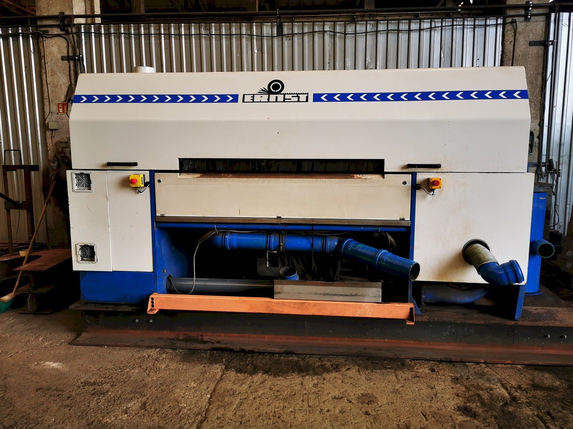 Vista Frontal  da ERNST E M 5 N II  + 2F  máquina