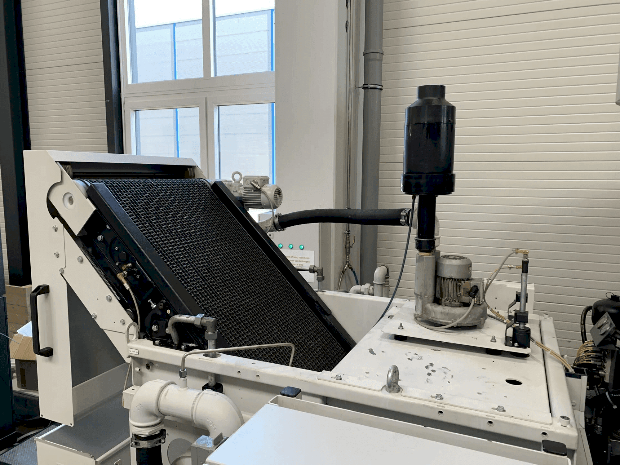 Vista Frontal  da CHIRON FZ 15K S FA  máquina