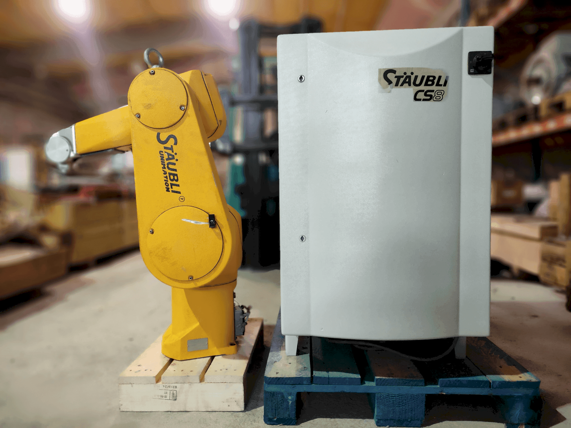 Vista Frontal  da STAUBLI RX90B  máquina