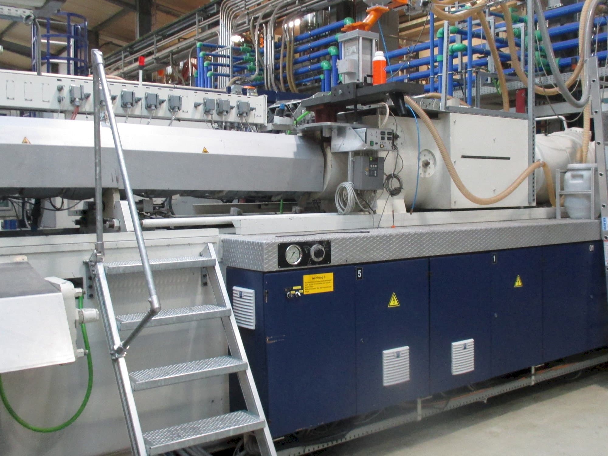 Vista Frontal da Krauss Maffei 1300/14700 MC máquina