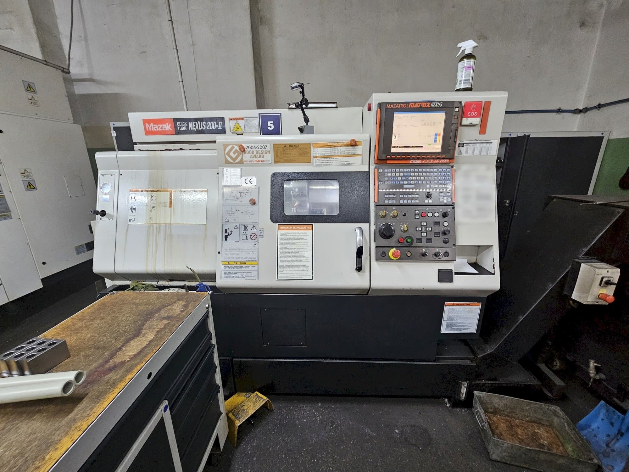 Vista Frontal da Mazak QUICKTURN NEXUS 200-II máquina