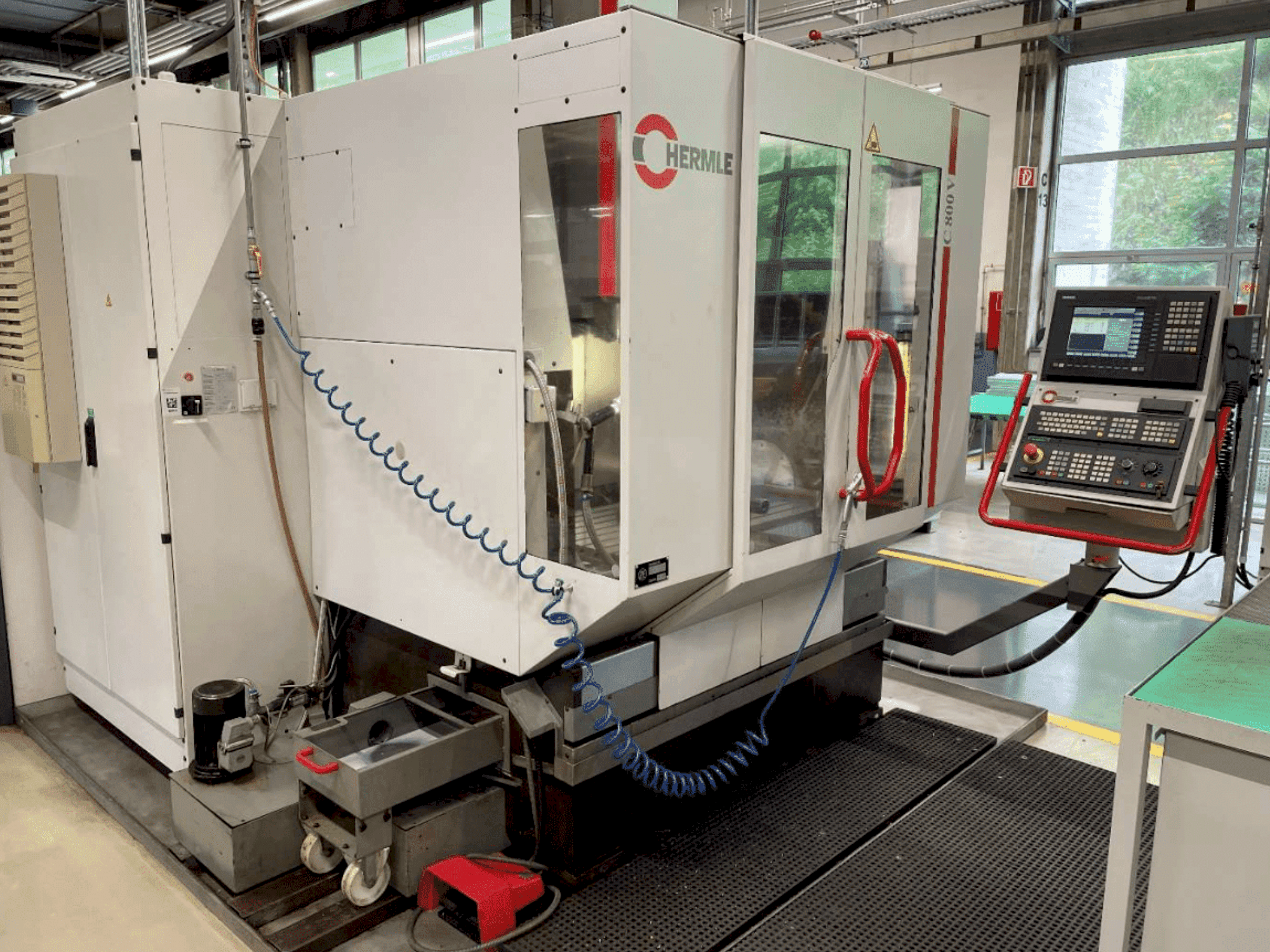 Vista Frontal da HERMLE C800V máquina