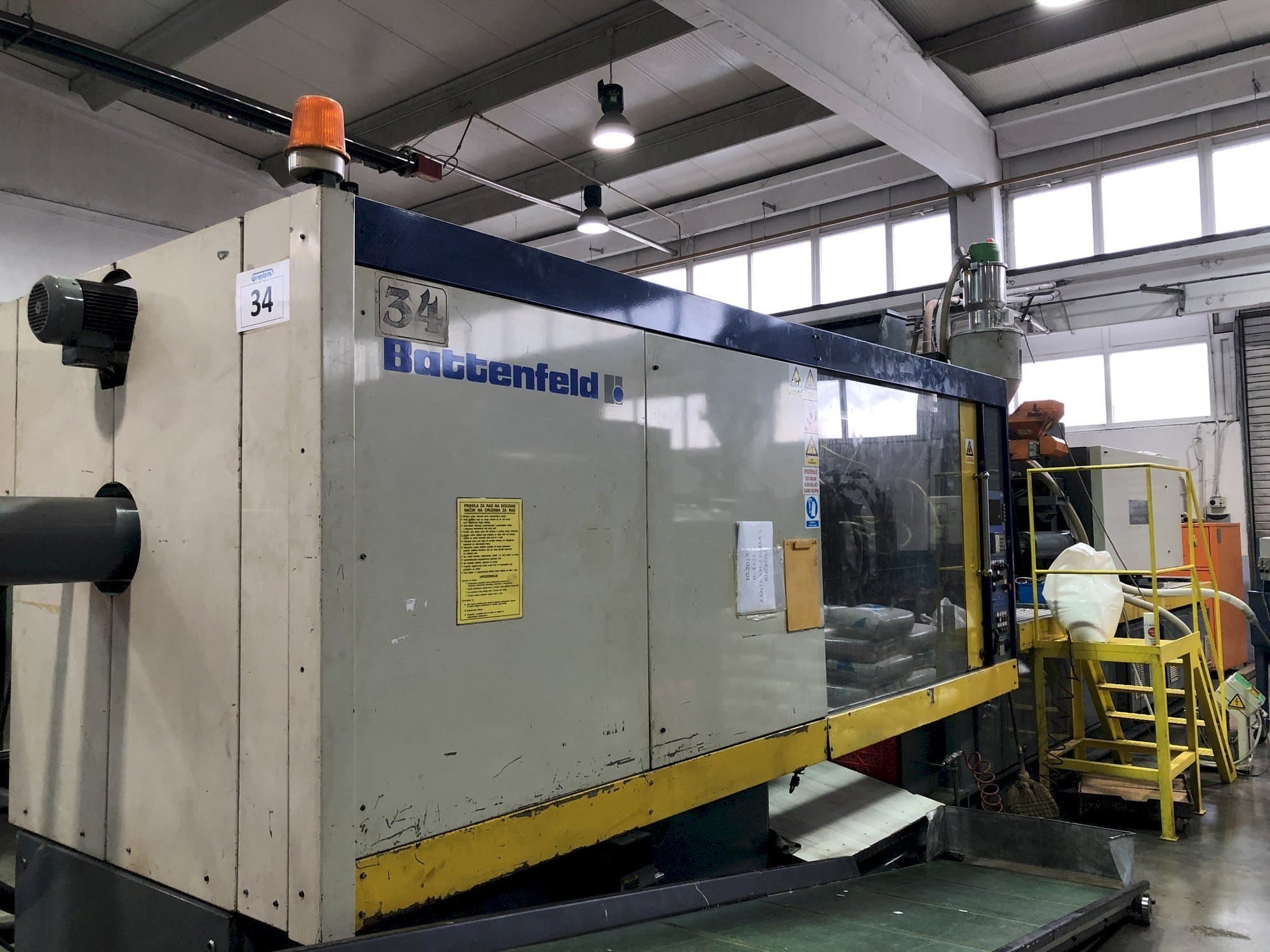 Vista Lateral Esquerda da Battenfeld BK-T 5000-4000 máquina
