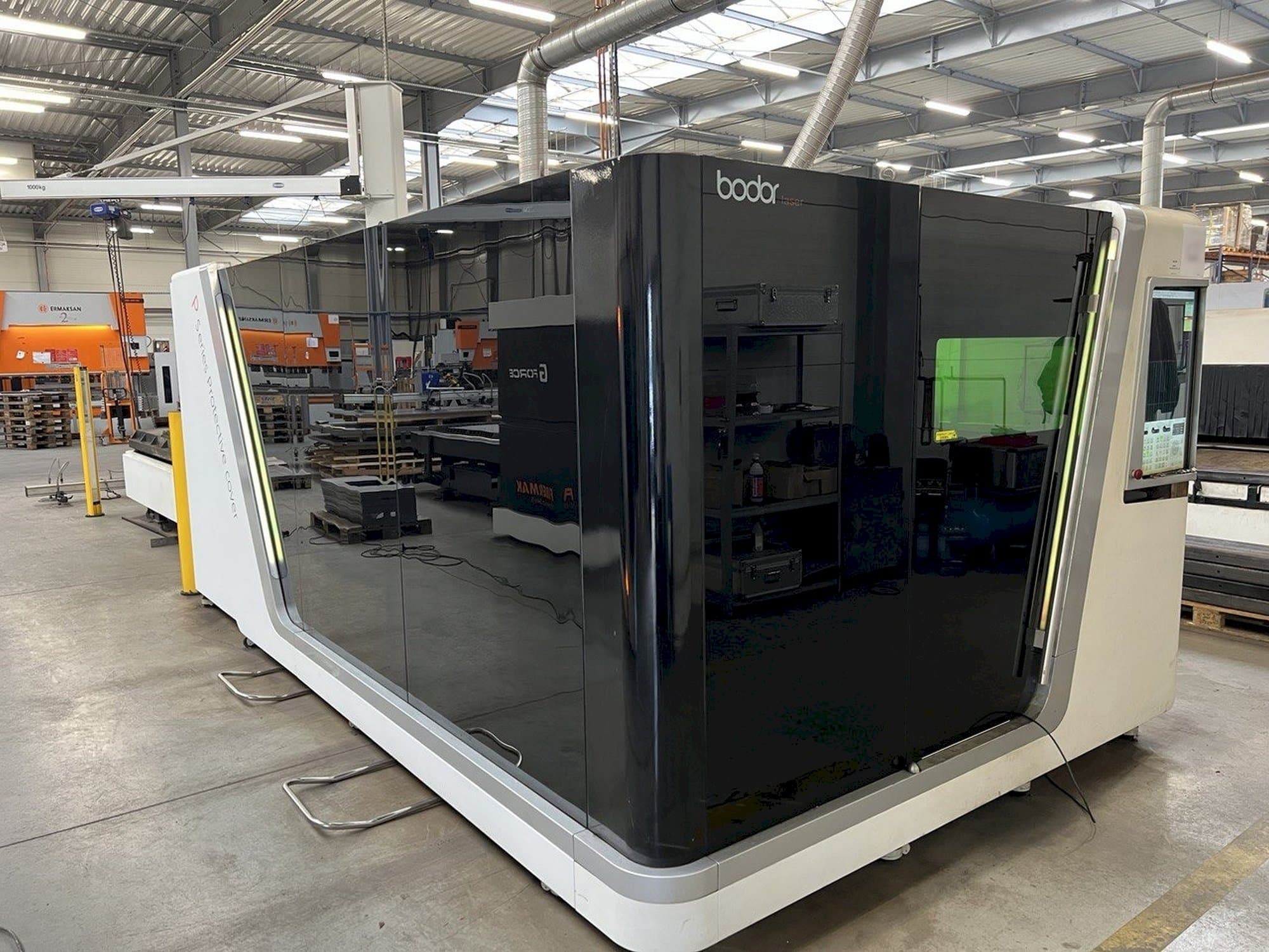 Vista Frontal  da Bodor P3015  máquina