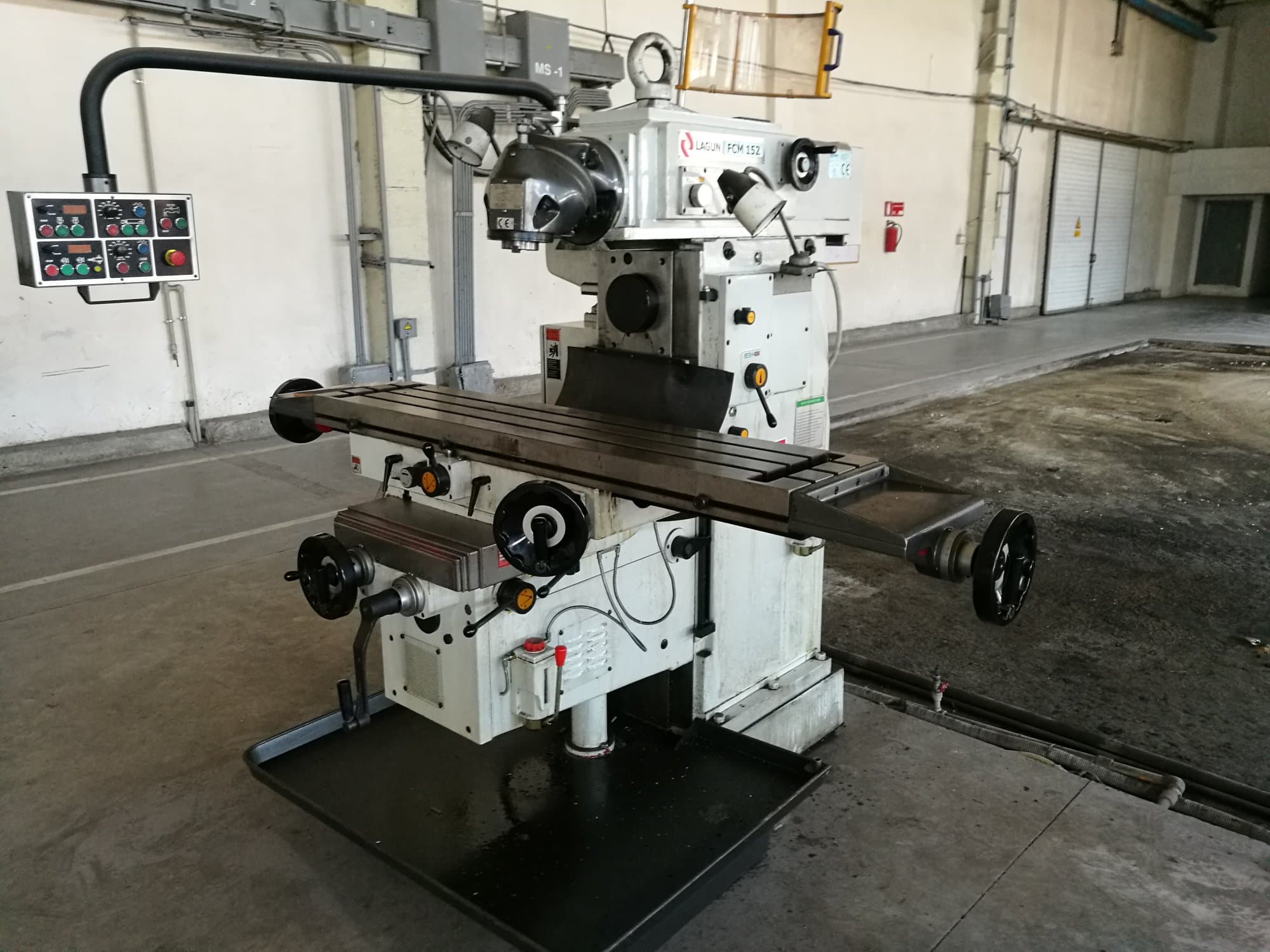 Vista Direita da Lagun FCM 152 máquina