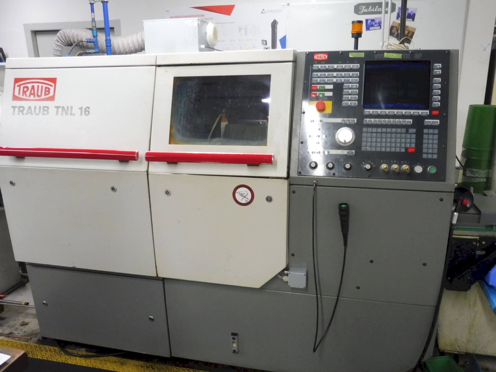 Vista Frontal da TRAUB TNL 16 máquina