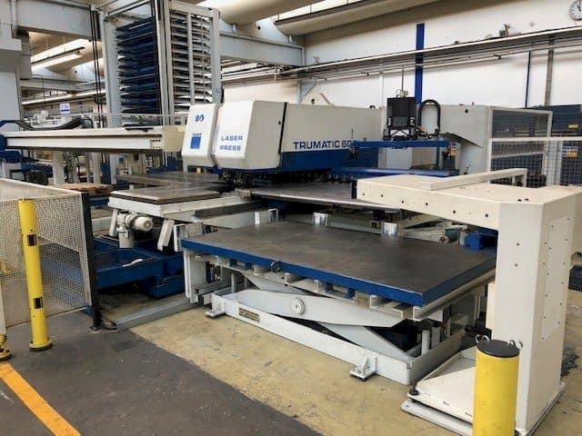 Vista Frontal da Trumpf Trumatic 600L máquina