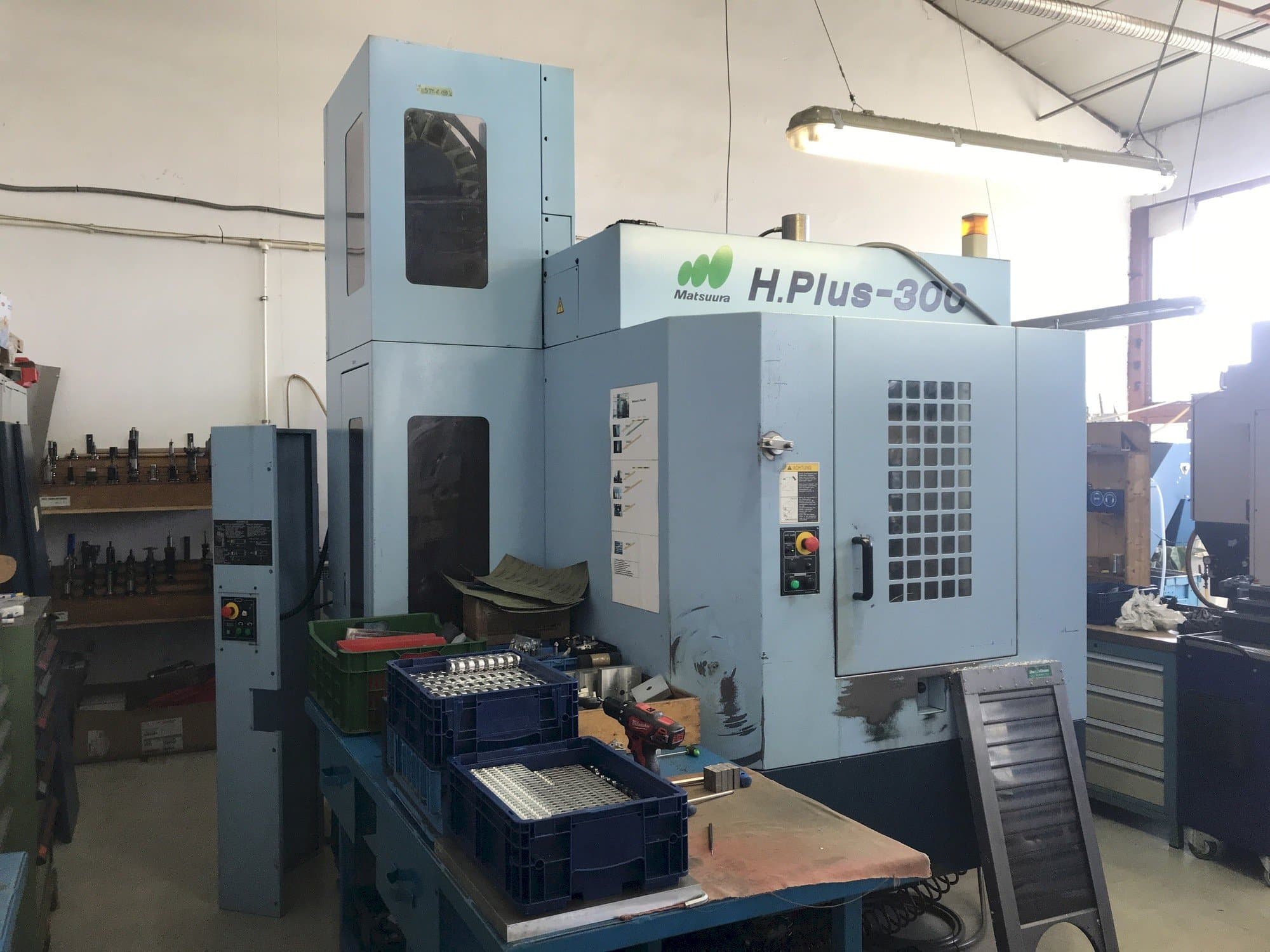 Vista Frontal da Matsuura H.PLUS-300 máquina