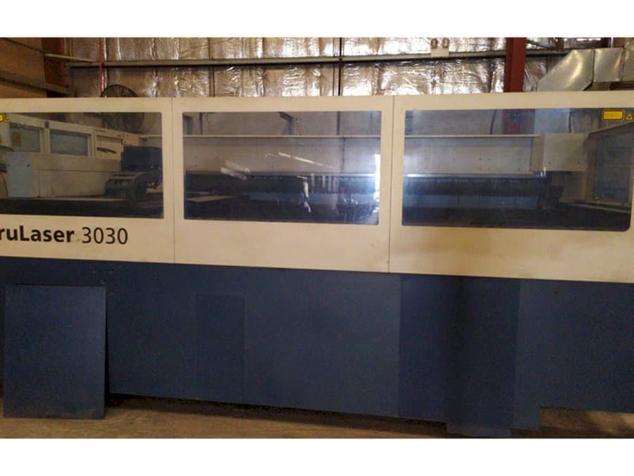 Vista Frontal da Trumpf TruLaser 3030 máquina