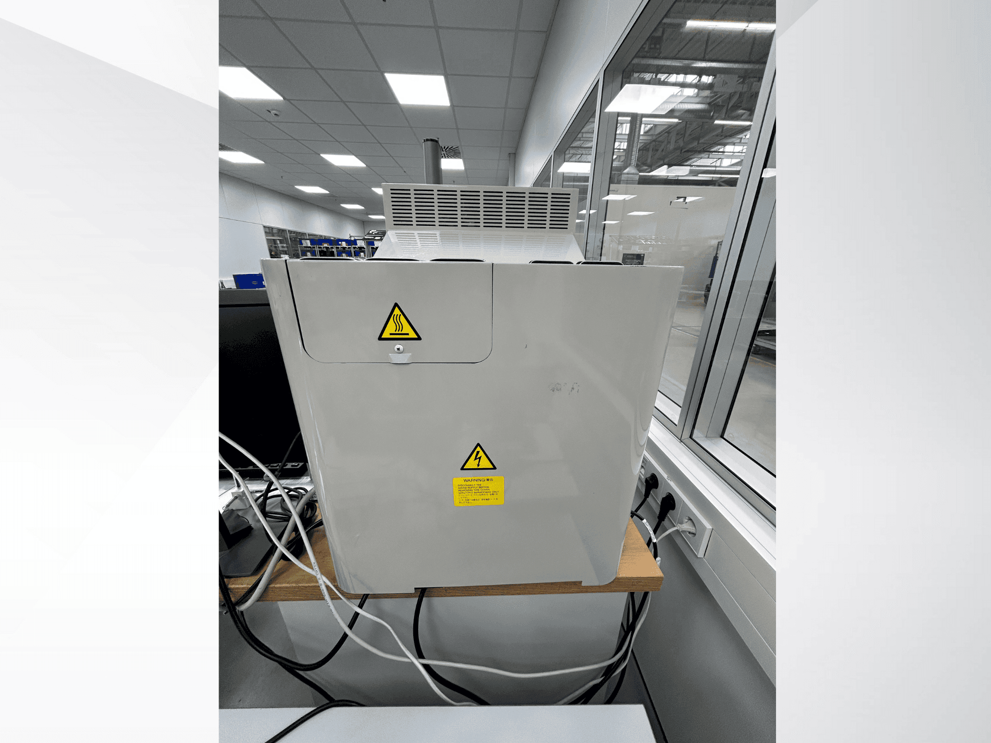 Vista Frontal da Mitutoyo Quick Scope QS-250Z máquina