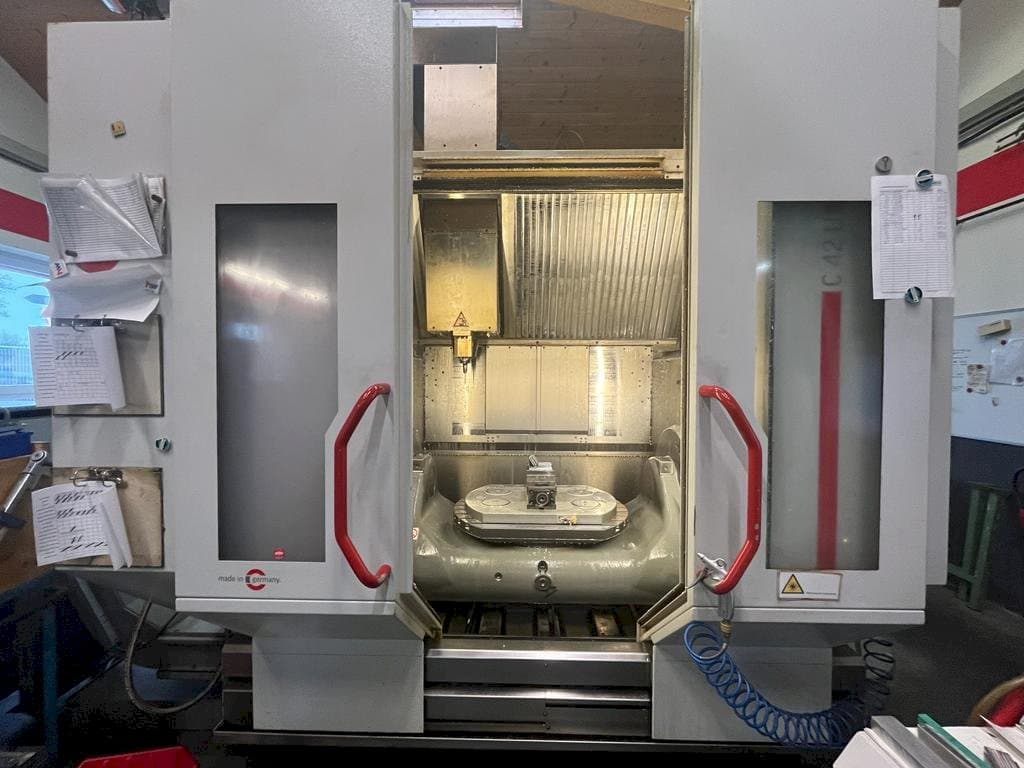 Vista Frontal  da HERMLE C42 U  máquina