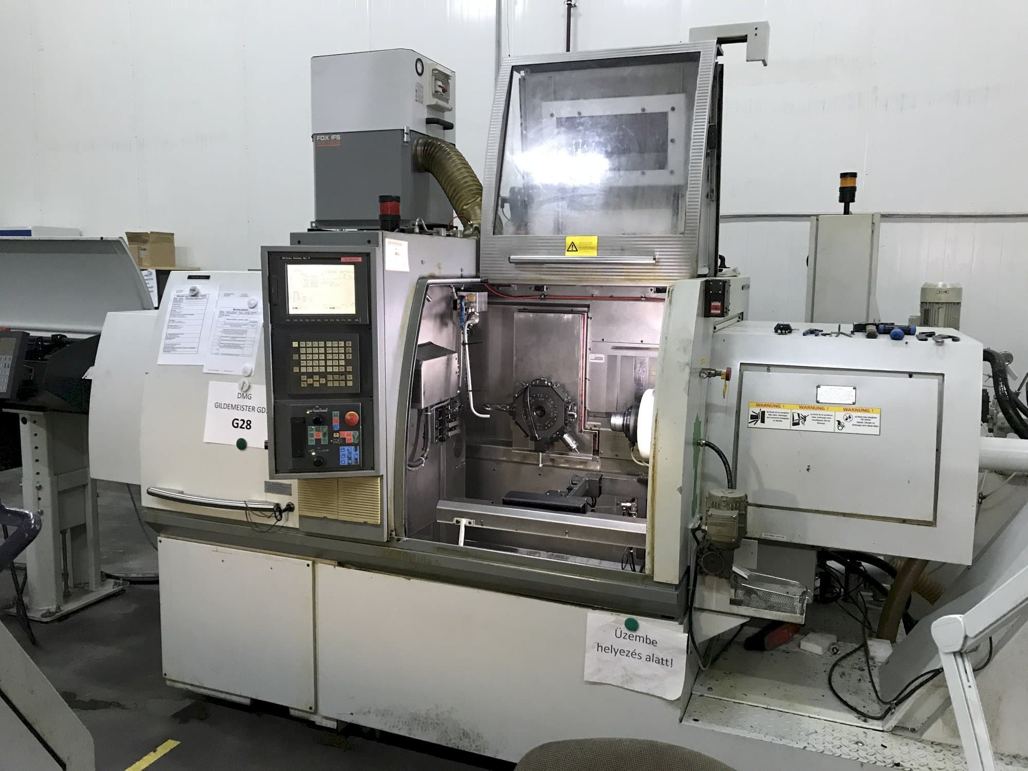 Vista Frontal  da Gildemeister GD32  máquina