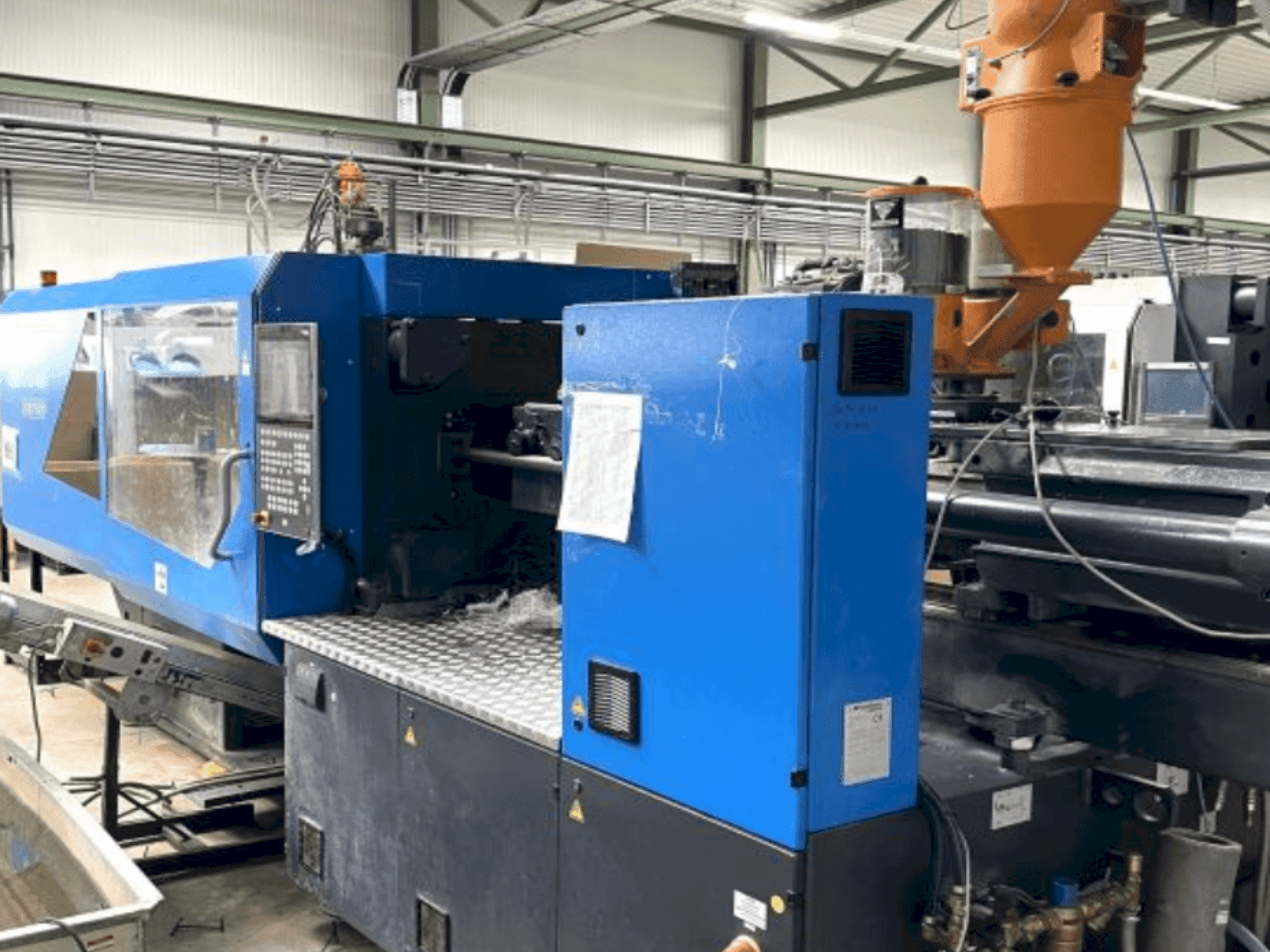 Vista Frontal da DEMAG Systec 210/580-840 (2019) máquina