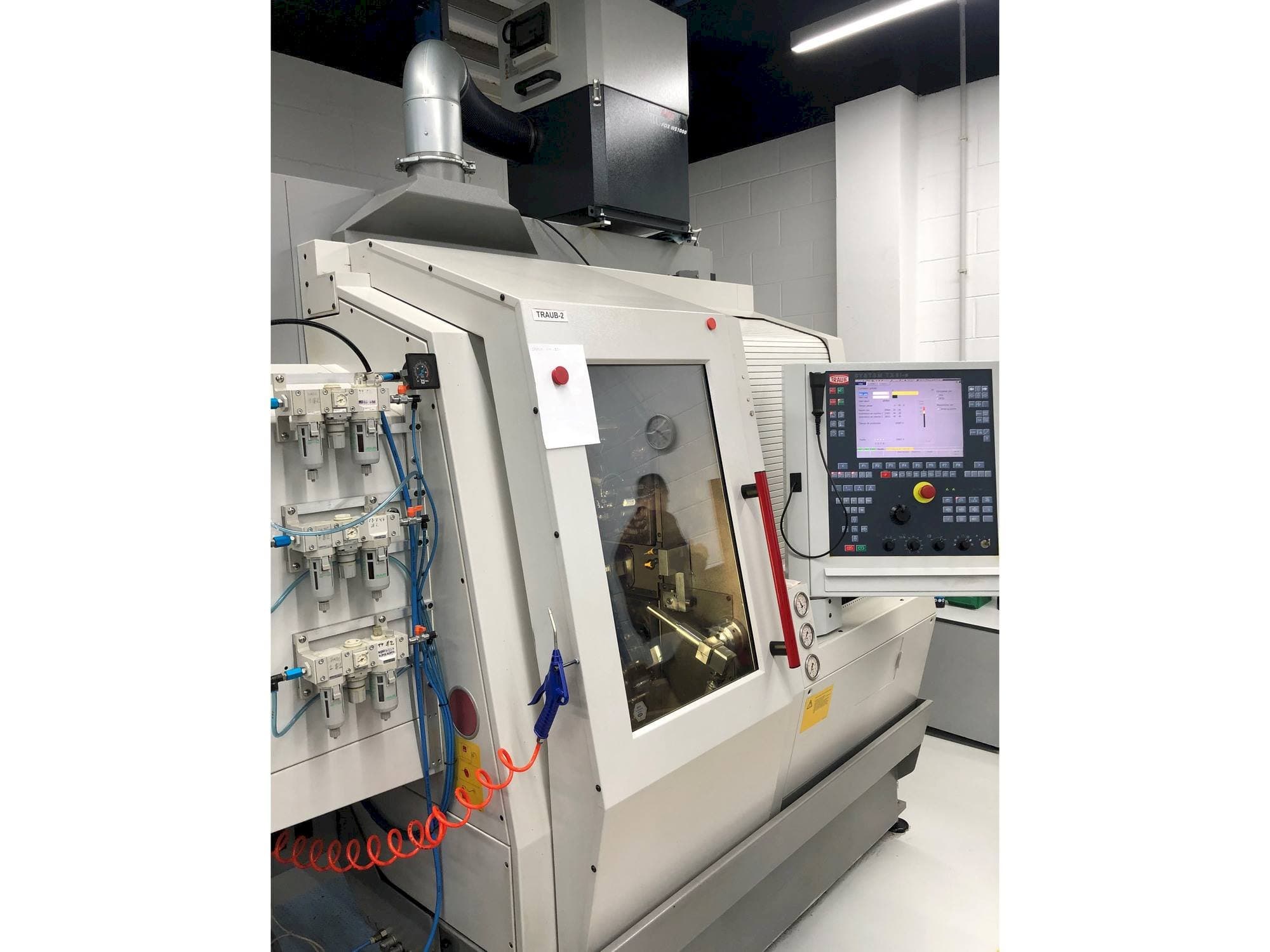 Vista Lateral Esquerda da TRAUB TNL 18 máquina