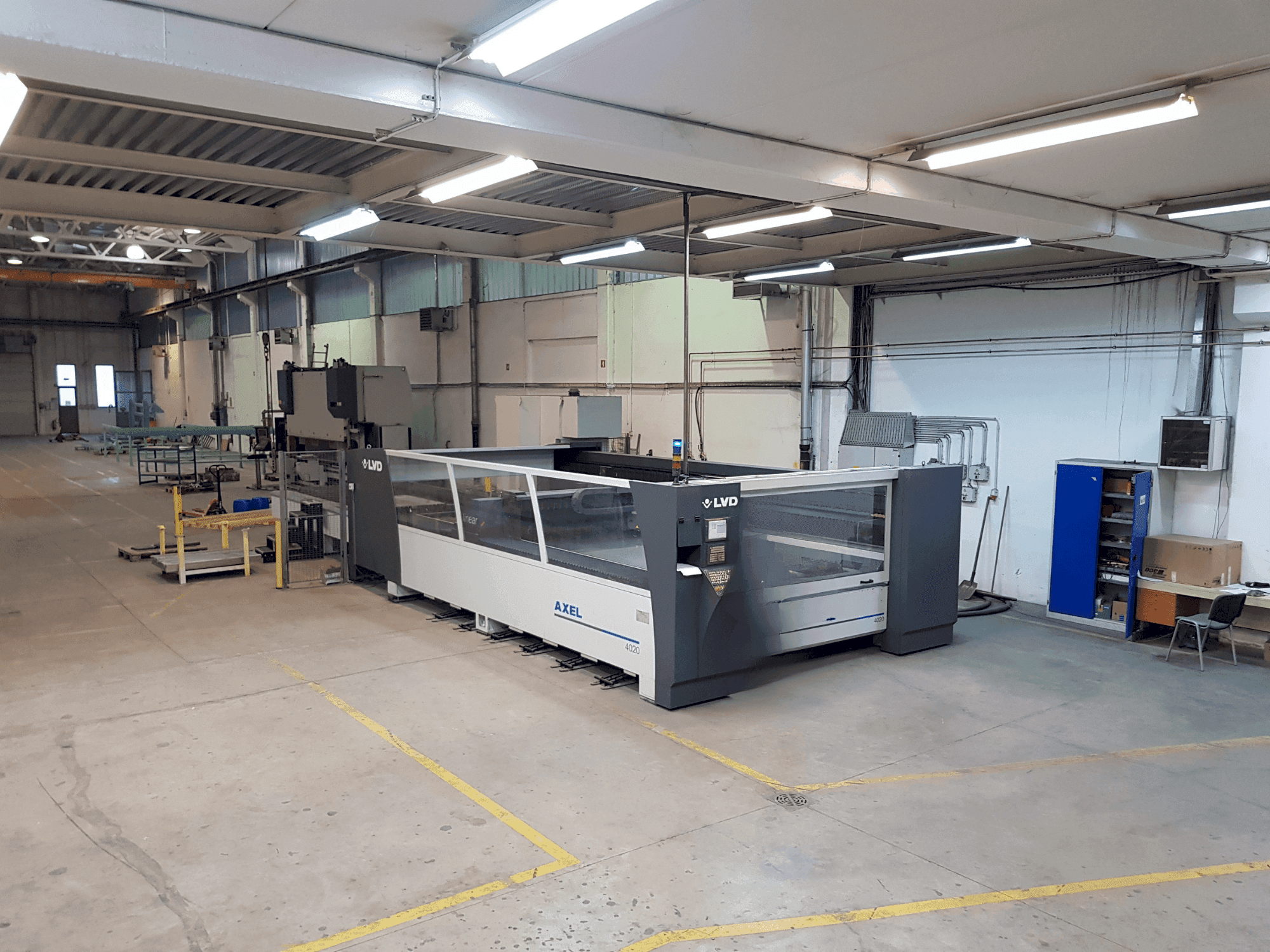 Vista Frontal da LVD Axel 4020 máquina