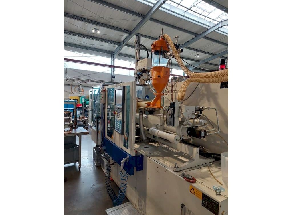 Vista Frontal  da Krauss Maffei 80-180 CX  máquina