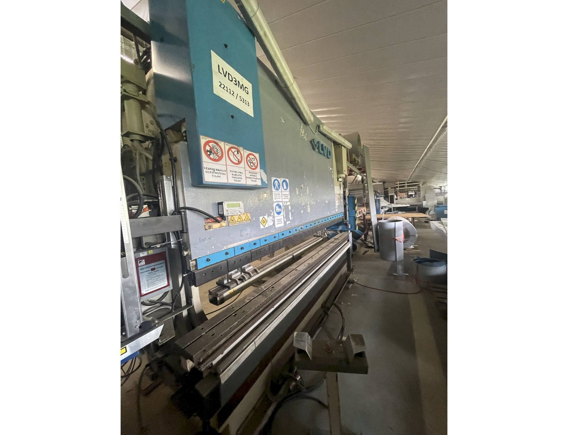 Vista Frontal da LVD Ppeb 110/30 máquina