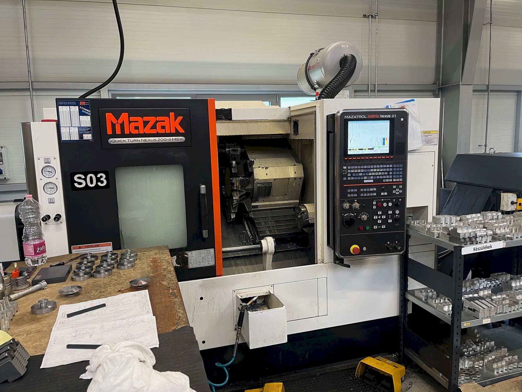 Vista Frontal da Mazak QTN200-MSY V6 máquina