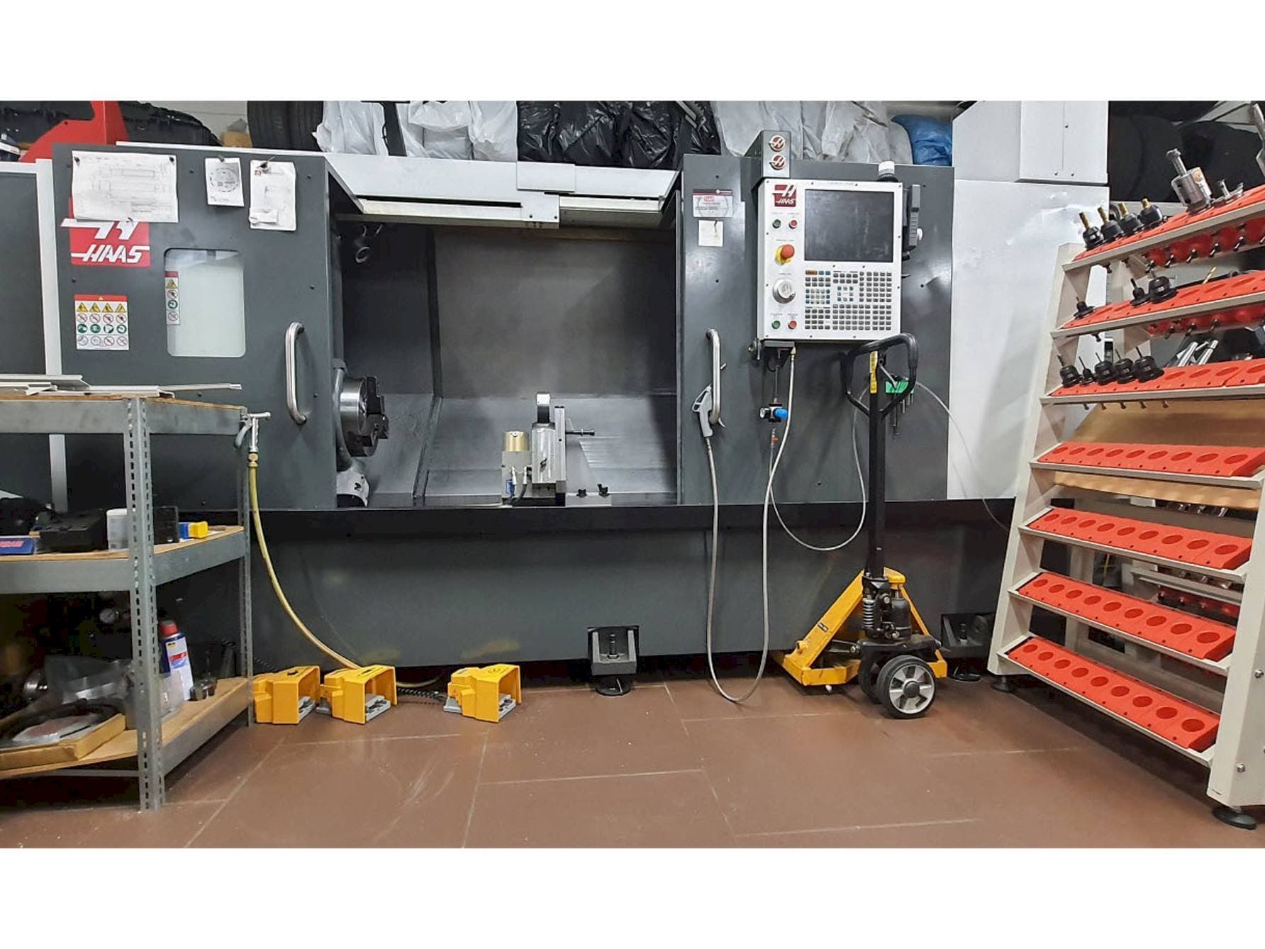 Vista Frontal da HAAS ST-30L máquina