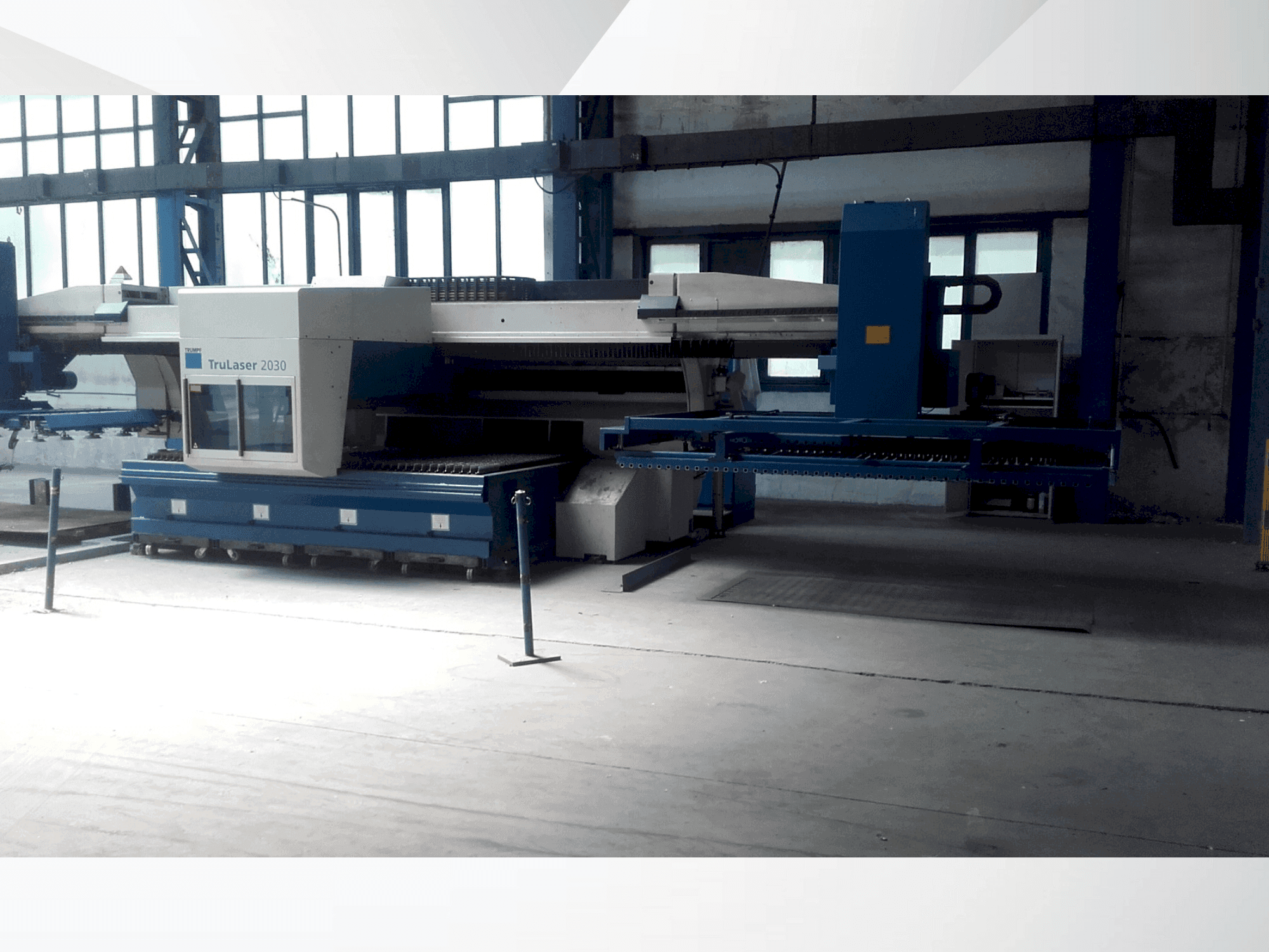 Vista Frontal da TRUMPF TruLaser 2030 máquina