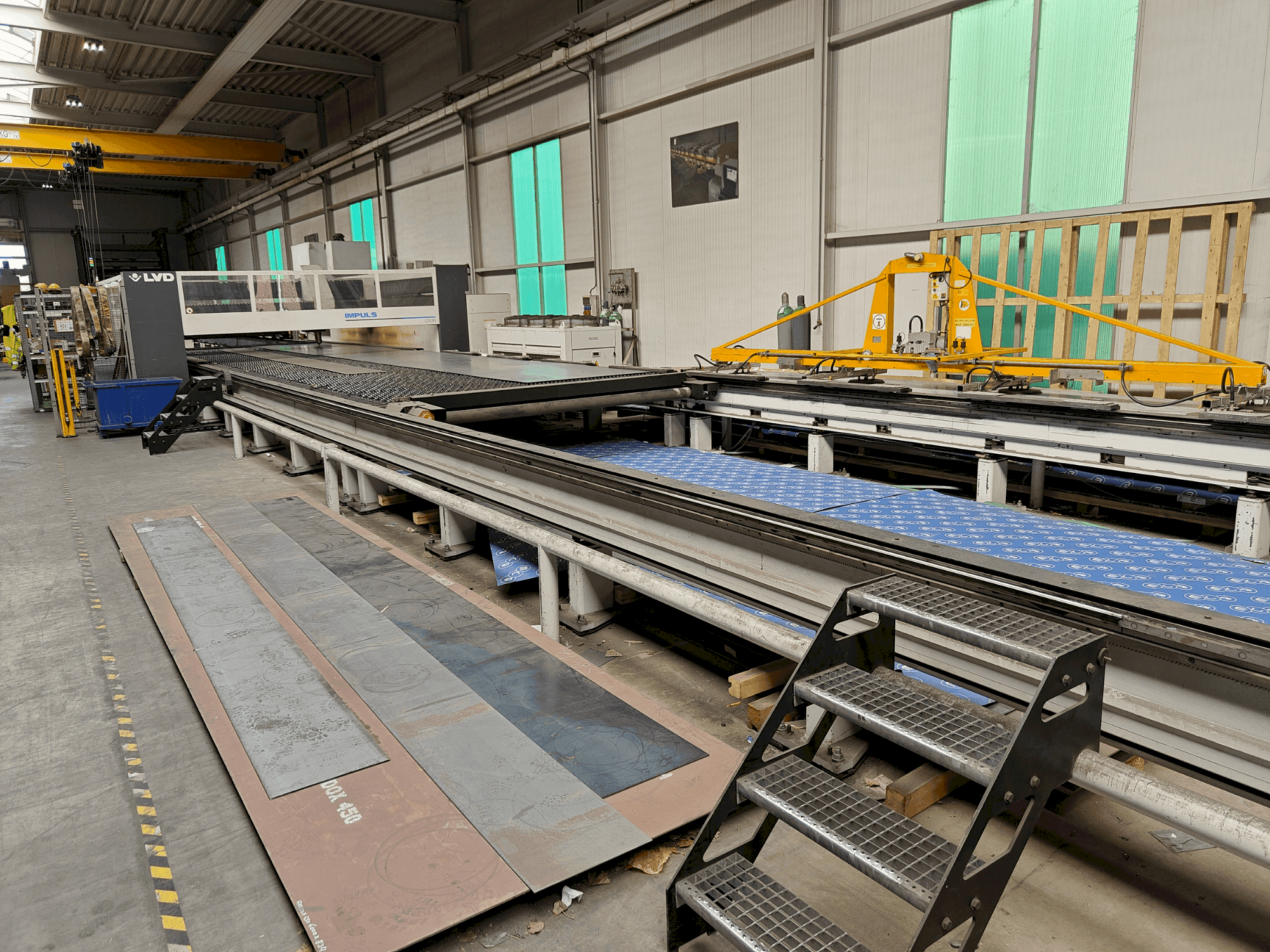 Vista Frontal  da LVD IMPULS 125 30  máquina