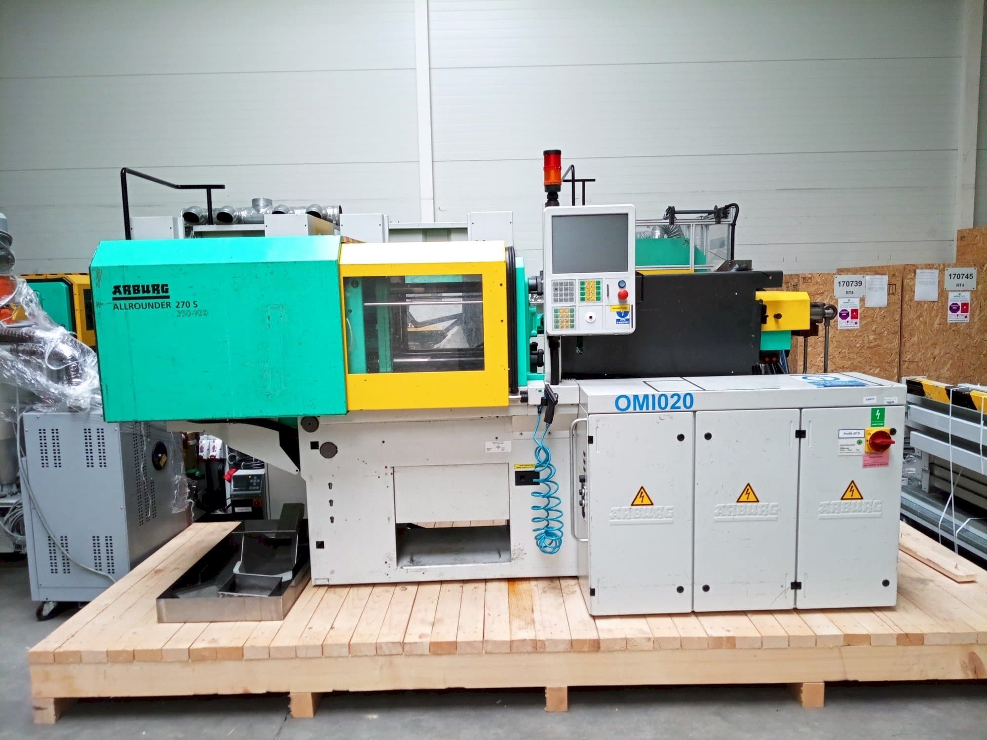 Vista Frontal da Arburg Allrounder 270S 350-100U máquina