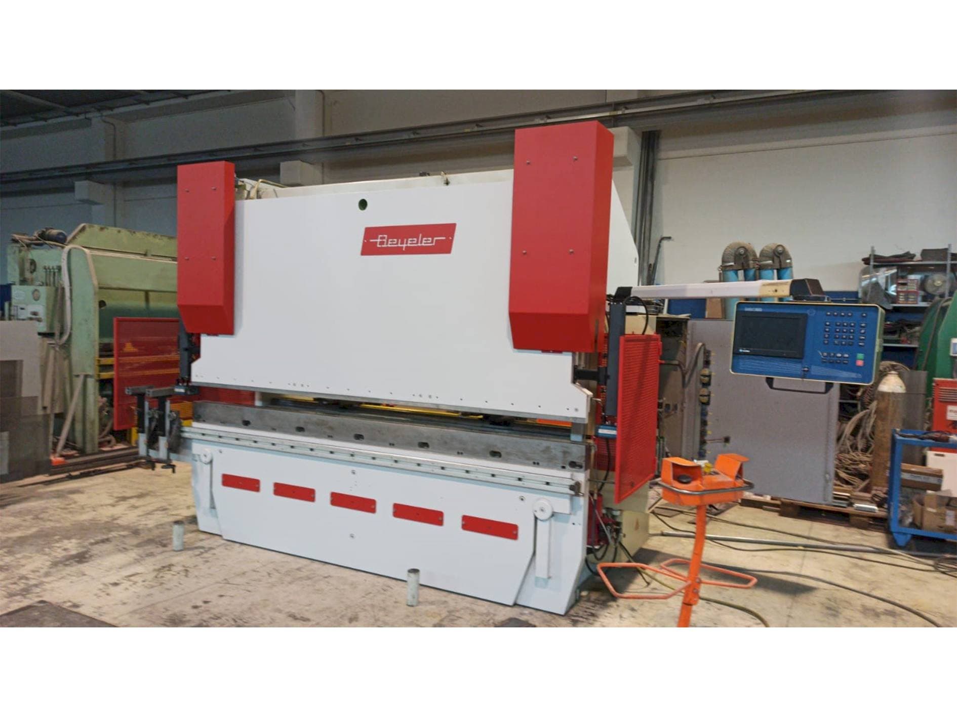 Vista Frontal da BEYELER PR8 máquina