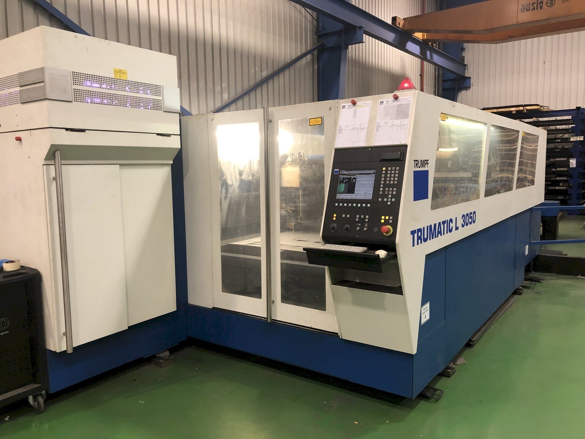 Vista Frontal da Trumpf Trumatic L3050 máquina