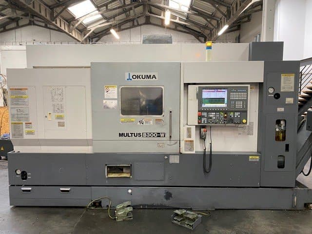 Vista Frontal da Okuma MULTUS B300-W máquina