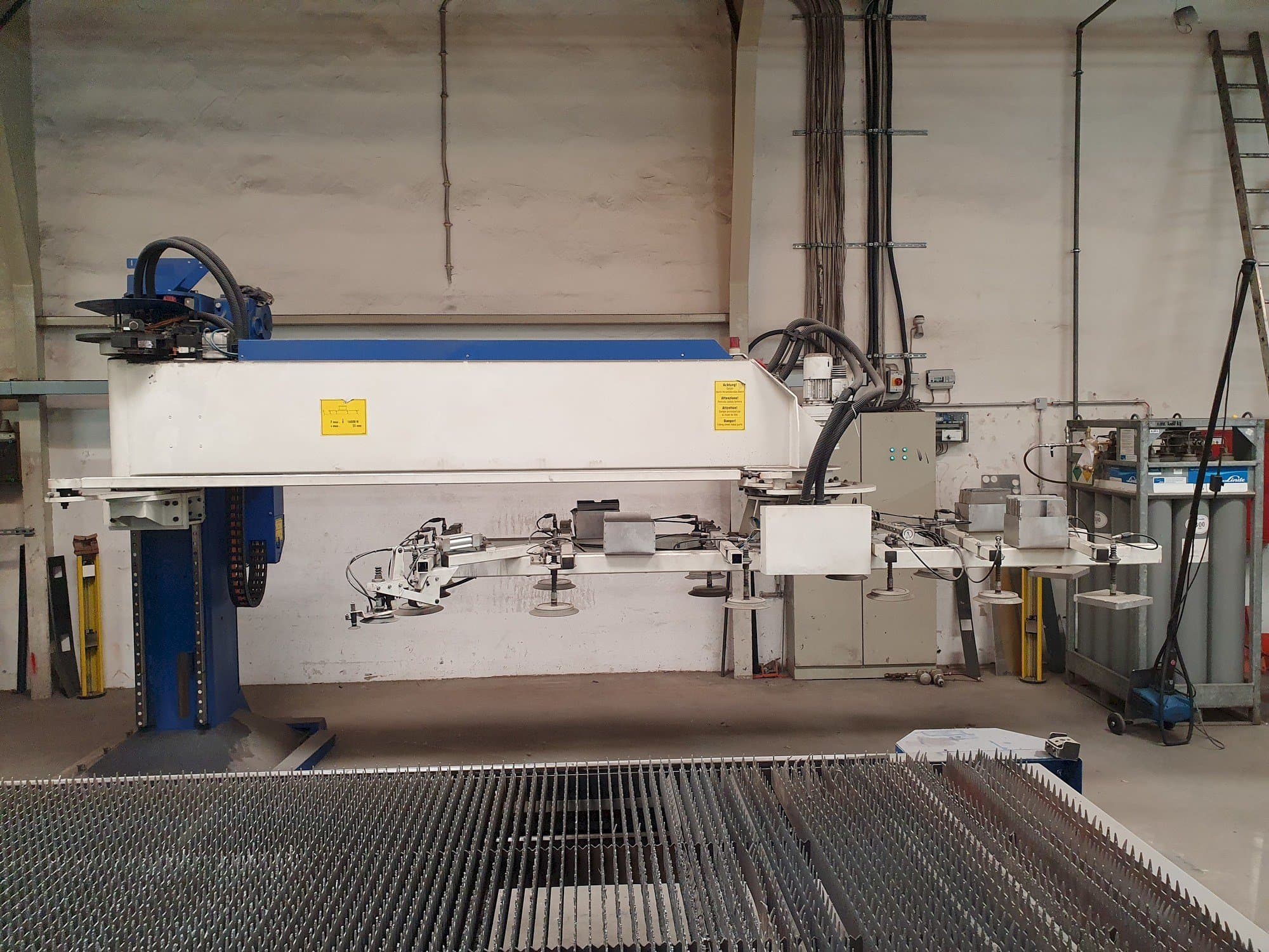 Vista Frontal da Trumpf TRUMATIC L 4050 máquina
