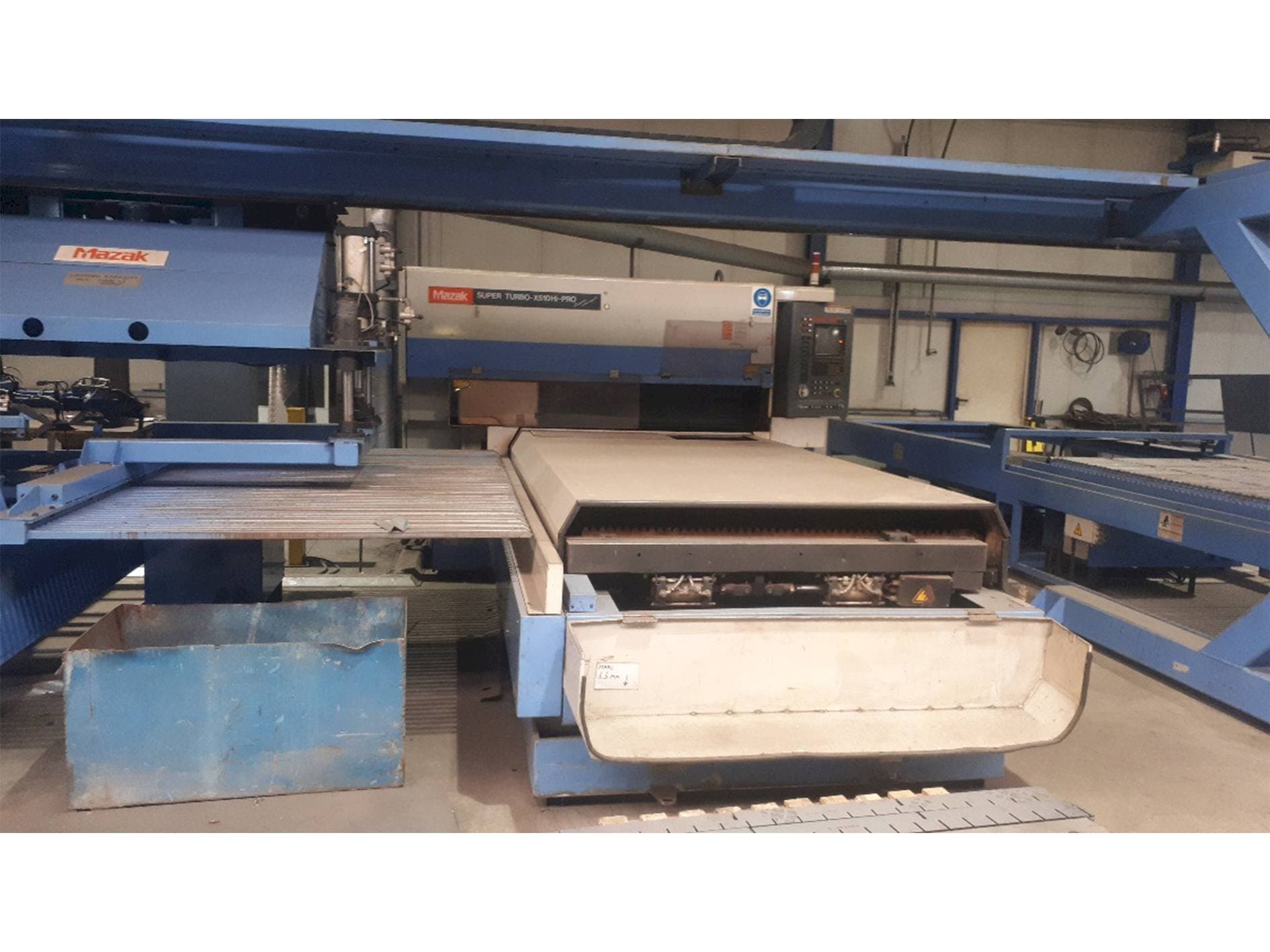 Vista Frontal da Mazak Super Turbo X510 HI-Pro máquina