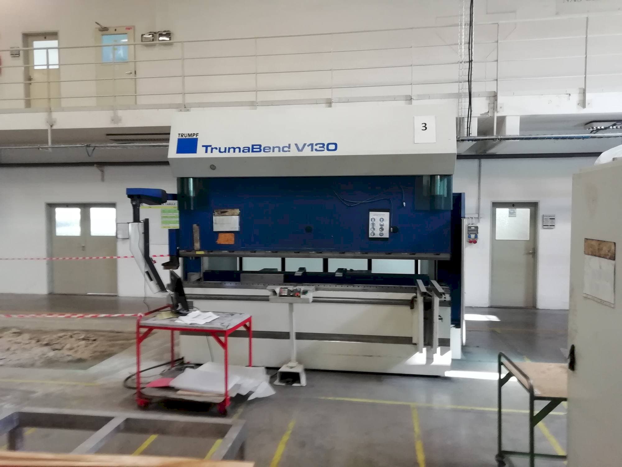 Vista Frontal da Trumpf TrumaBend V130 máquina