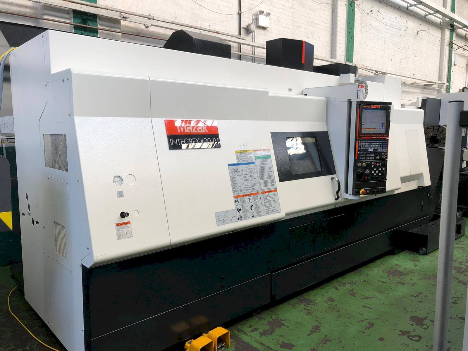 Vista Frontal da Mazak Integrex 400-IV máquina