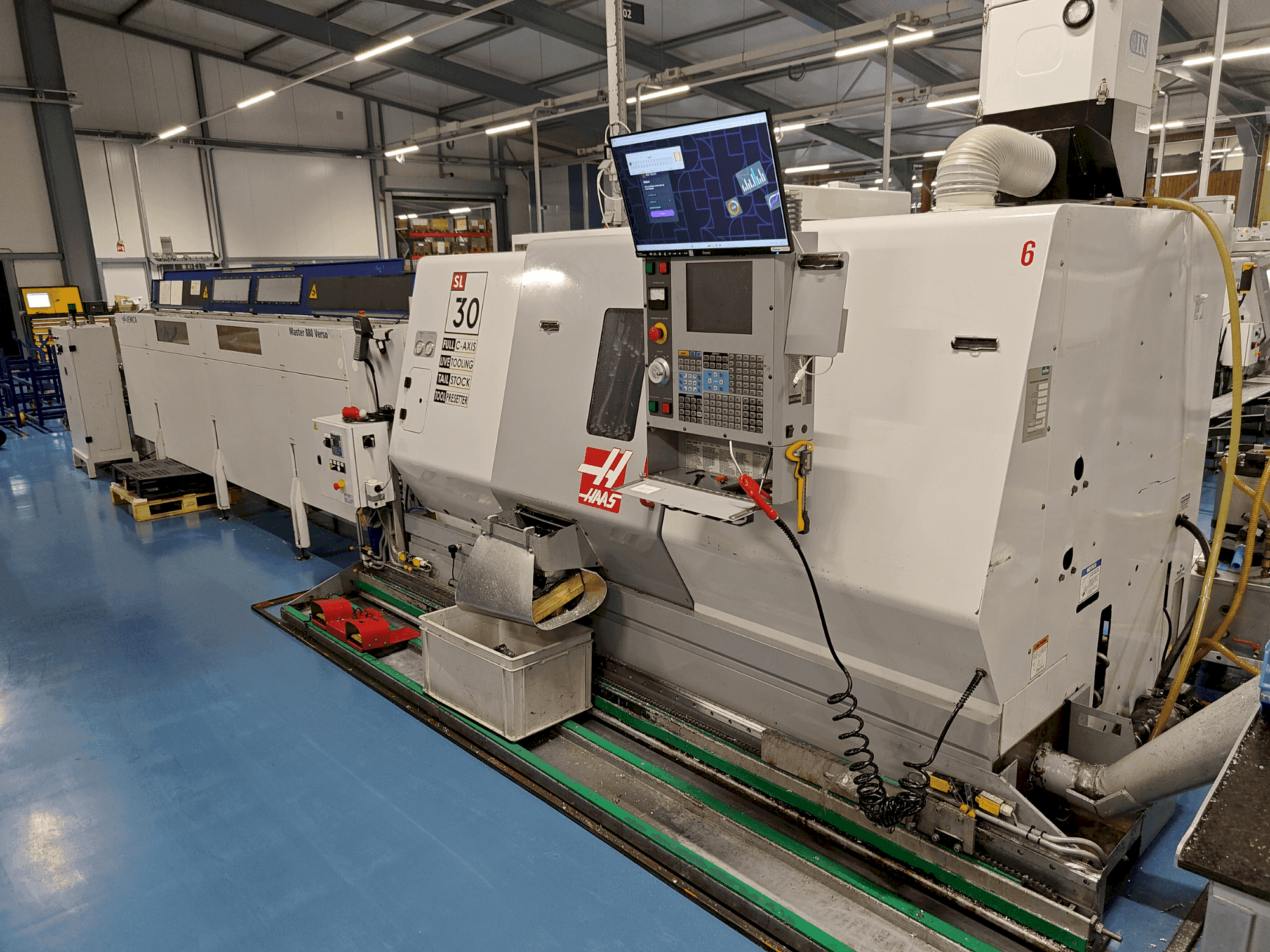 Vista Frontal  da HAAS SL-30TCE (2004)  máquina