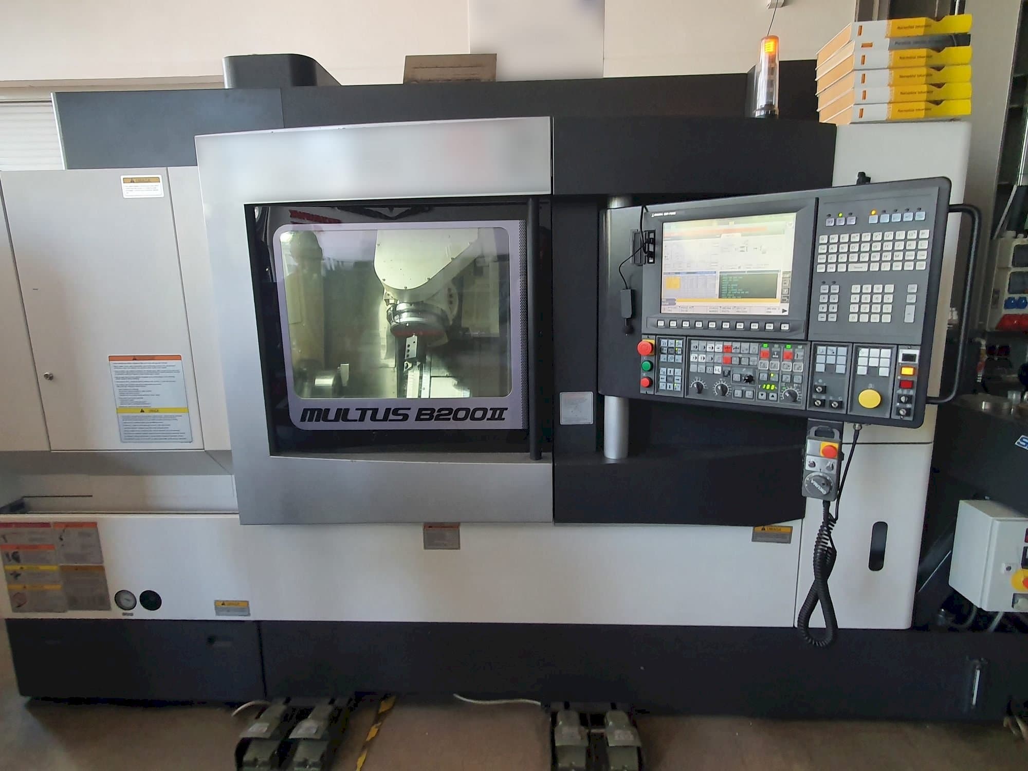 Vista Frontal da Okuma MULTUS B200II CX750 máquina